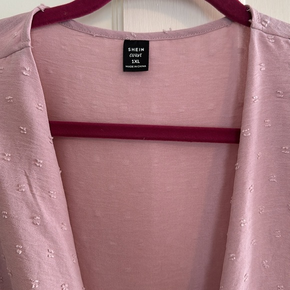 🌸 SHEIN Curve rose pink sleeveless wrap top. Size 1XL. - Picture 5 of 9